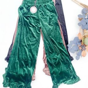 🖤Velvet Ruffle Pants by Umgee🖤Black